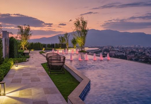 Adjoining 2B2B-Sky River-InfinityLong Rooftop Pool, Chiang Mai - 2025 ...