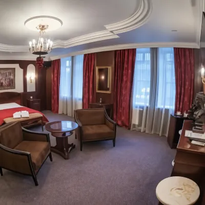 Viking Hotel Hotel dekat Srednevekovyy Gorod Svargas