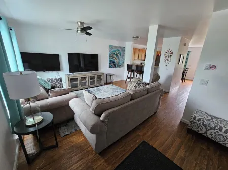 Acadia Villas!  2A Hunter's Way with EV Charger. Отели рядом с достопримечательностью «Заказник Кисма»