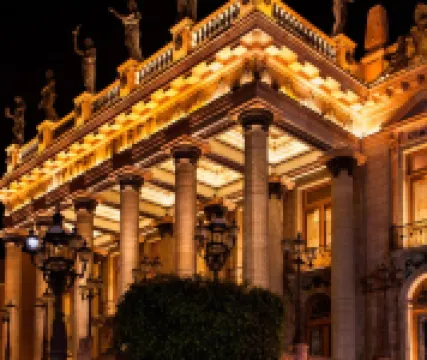 โรงแรมมิซิออนแกรนด์คาซาคอโลราดา