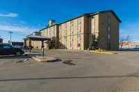 Service Plus Inns and Suites - parking
