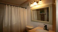 Sandy Toes!  King Bed - Newly Renovated - Clean
