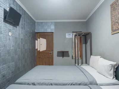 Crown Residence Hotel Near Tugu Yogyakarta