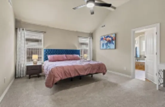 The Colorful Casa: Near AMP/Promenade/Bike Trails