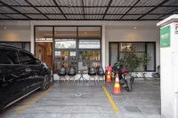 Mono Coliving Kencana, Surabaya - Bãi đậu xe