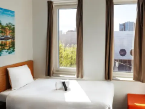 イージーホテル アムステルダム アリーナ ブレヴァール アムステルダムのホテル