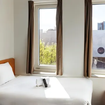 easyHotel Amsterdam Arena Boulevard Отели рядом с достопримечательностью «Зяудост»