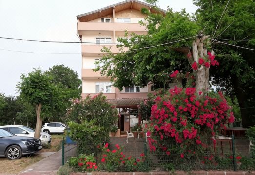 피나르 호텔 조식 전경