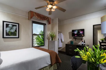 The Willows Hotel Отели рядом с достопримечательностью «Chicago Academy of Science»