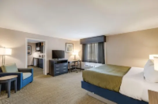 โรงแรม ควอลิตี้ อินน์ & สวีทส์ อาร์ดมอร์ โรงแรมในอาร์ดมอร์