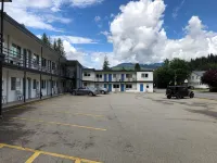Revelstoke Lodge - parkir