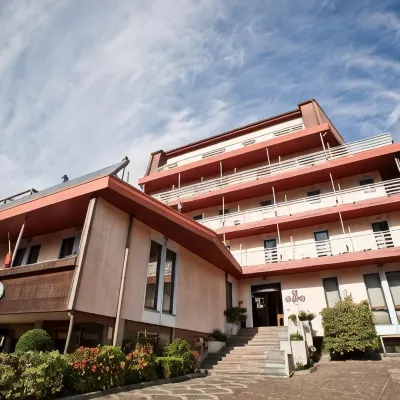 Hotel Rendez Vous Hotels near Chantorné