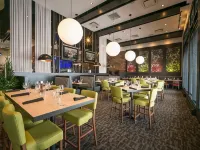 Acclaim Hotel by Clique Hotels near Saddletown C Train