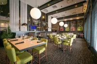 Acclaim Hotel by Clique - balcony
