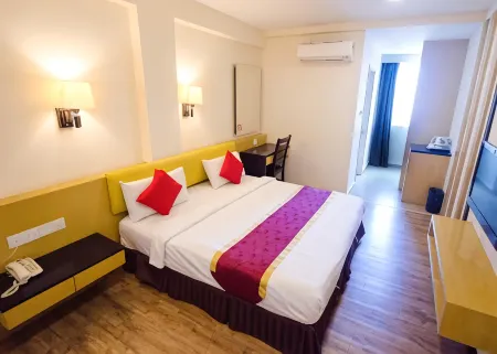 Grand Eastern Hotel Sdn Bhd Отели рядом с достопримечательностью «M-Cubed Bar»