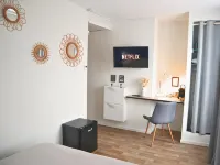 Chambre Privative au Centre de Bourbourg - Proche commodités et Gare Hotels in Loon-Plage
