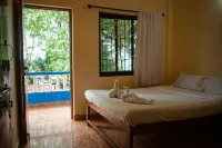 12 Monks Hostel - 2-Star