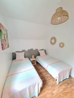 Holiday home, quiet, near the beach