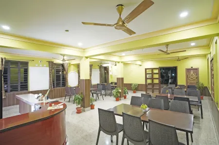 Whispering Woods Inn - Stay & Enjoy in Nature ! Отели в г. Бирбхум