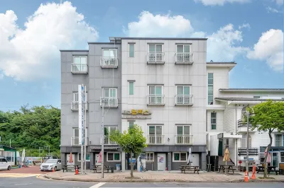 Daecheon Relax Pension Hotel di 