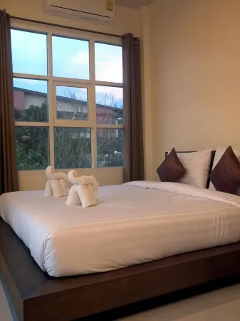 Bed and Boat Aopayoon Resort Отели рядом с достопримечательностью «Wat Sanam Chai»