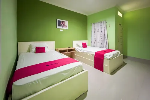 RedDoorz Syariah Near SMA N 6 Hotels in Pipa Jaya