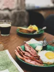 Innwoods Hotel - Homestays