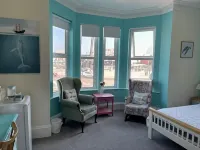 Henrys on the Prom - Homestay