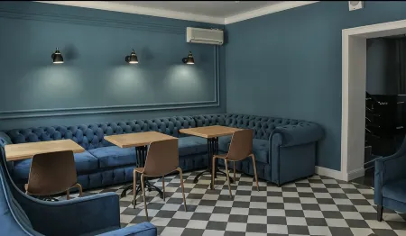 Москва Отели рядом с достопримечательностью «Северо-Осетинский Республиканский Художественный Музей им. М. Туганова»