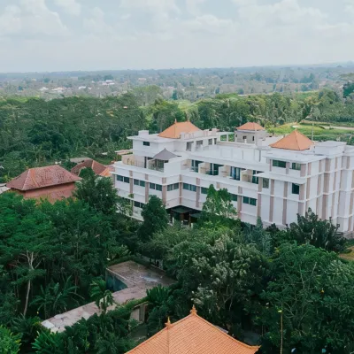 Taman Prakerti Bhuana Hotel Hotels in der Nähe von Kanto Lampo Waterfall