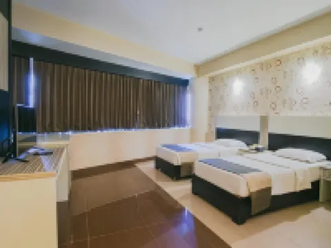 Hotel Oval Hotels in Wonokromo