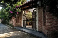 Le Clos du Fil Hotels in 