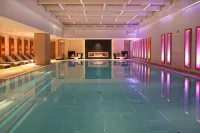 塞韋林的度假村及Spa - 游泳池
