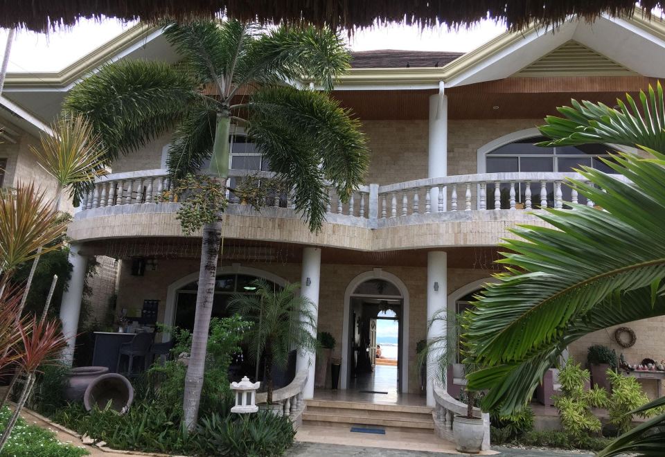 리나우 비치 리조트 야경