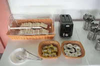 ศรีนิวาส ลอดจ์ บาย คอปเปอร์โฟเลีย - พร้อมอาหารเช้า