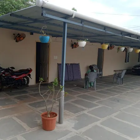 Sri Kamakshi Bhavan