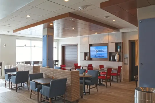 Holiday Inn Express & Suites ST. LOUIS SOUTH - I-55 by IHG Отели рядом с достопримечательностью «Музей Транспорта»