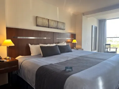 阿瑪拉斯港酒店及套房