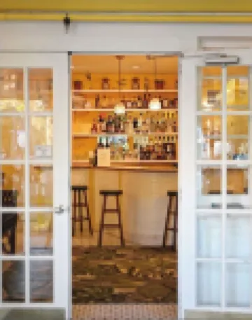 Peninsula Bed & Cocktails