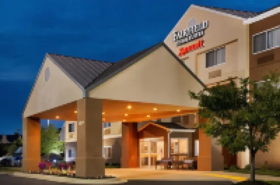 Fairfield Inn & Suites Lansing West Hotels in 