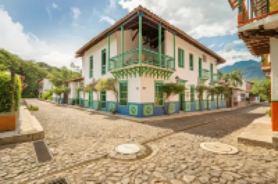 Casa Cedrela Hotel Boutique -Cauca Viejo- Mayores de 14 años