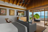 Emerald Faarufushi Resort & Spa - Deluxe All Inclusive - 5-Star