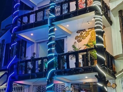 Dui Kanya Henshel Ghar