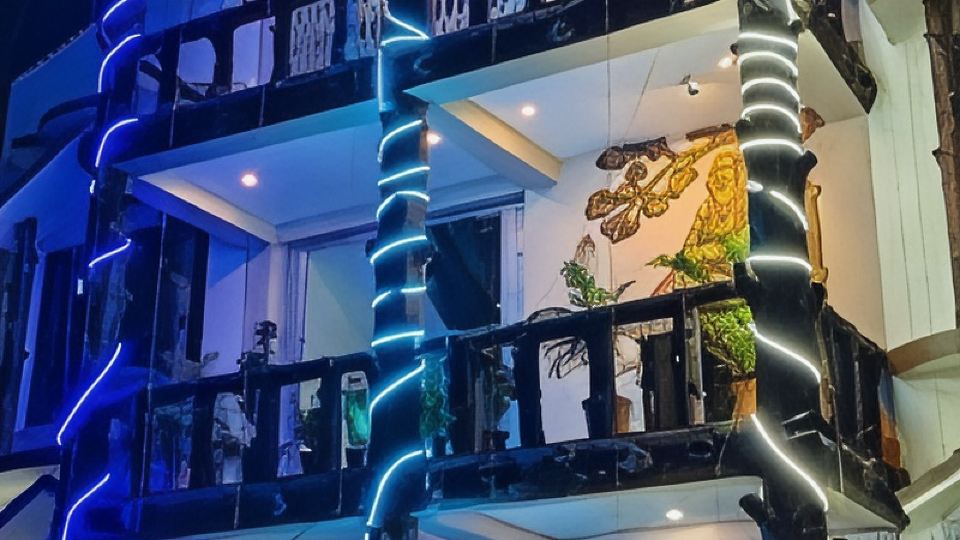 Dui Kanya Henshel Ghar