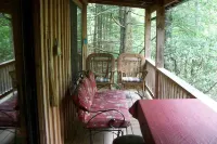 Sanitized! Creekside Cottage sits over Creek  Woods, Looking into Park!  Pets OK