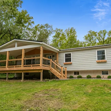 3-bedroom cottage with private dock on Cayuga lake