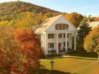 Four Columns Inn Hotels in Windham County