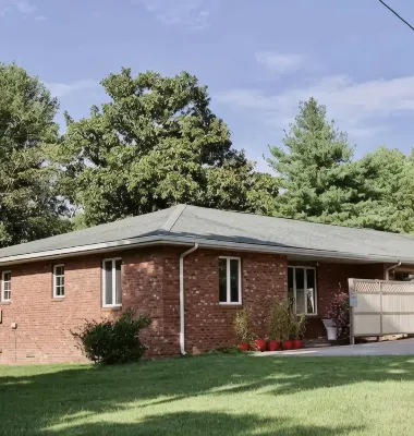 *Magnolia inn* updated condo, centrally located. Pet friendly! Boat/ RV parking