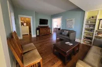 Charmer on 4th · 3Br/2BA · Downtown · Fire Pit · Fenced Yard · Enclosed Porch