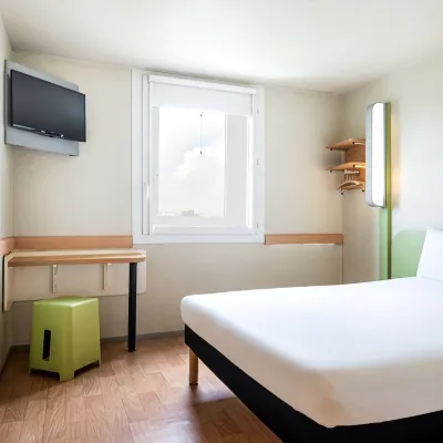Ibis Budget Paris Porte de Bercy Hotels near Fairground Museum